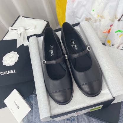 C Style buckle strap shallow flat shoes