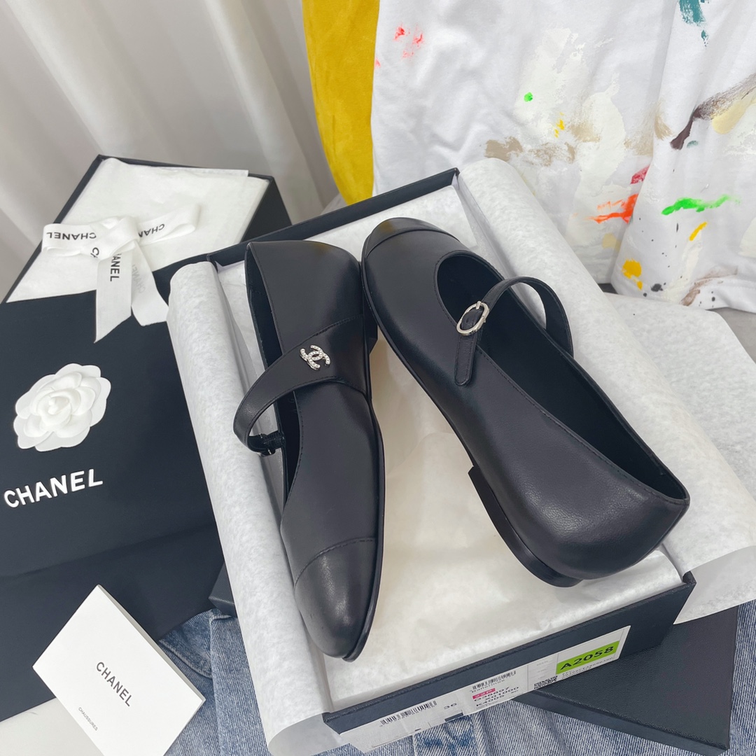 C Style buckle strap shallow flat shoes