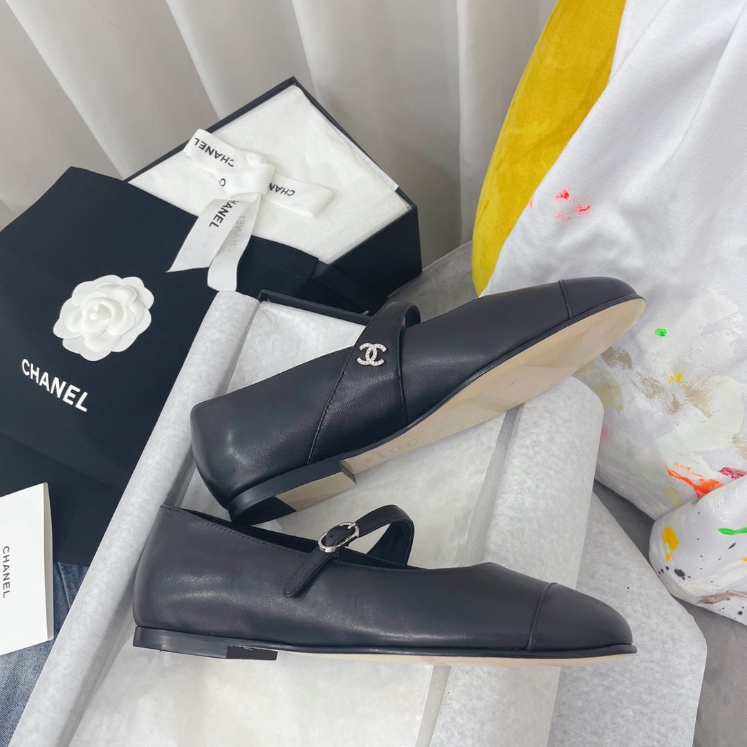 C Style buckle strap shallow flat shoes