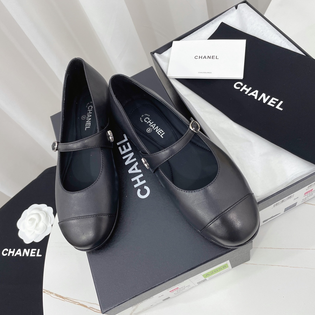 C Style buckle strap shallow flat shoes