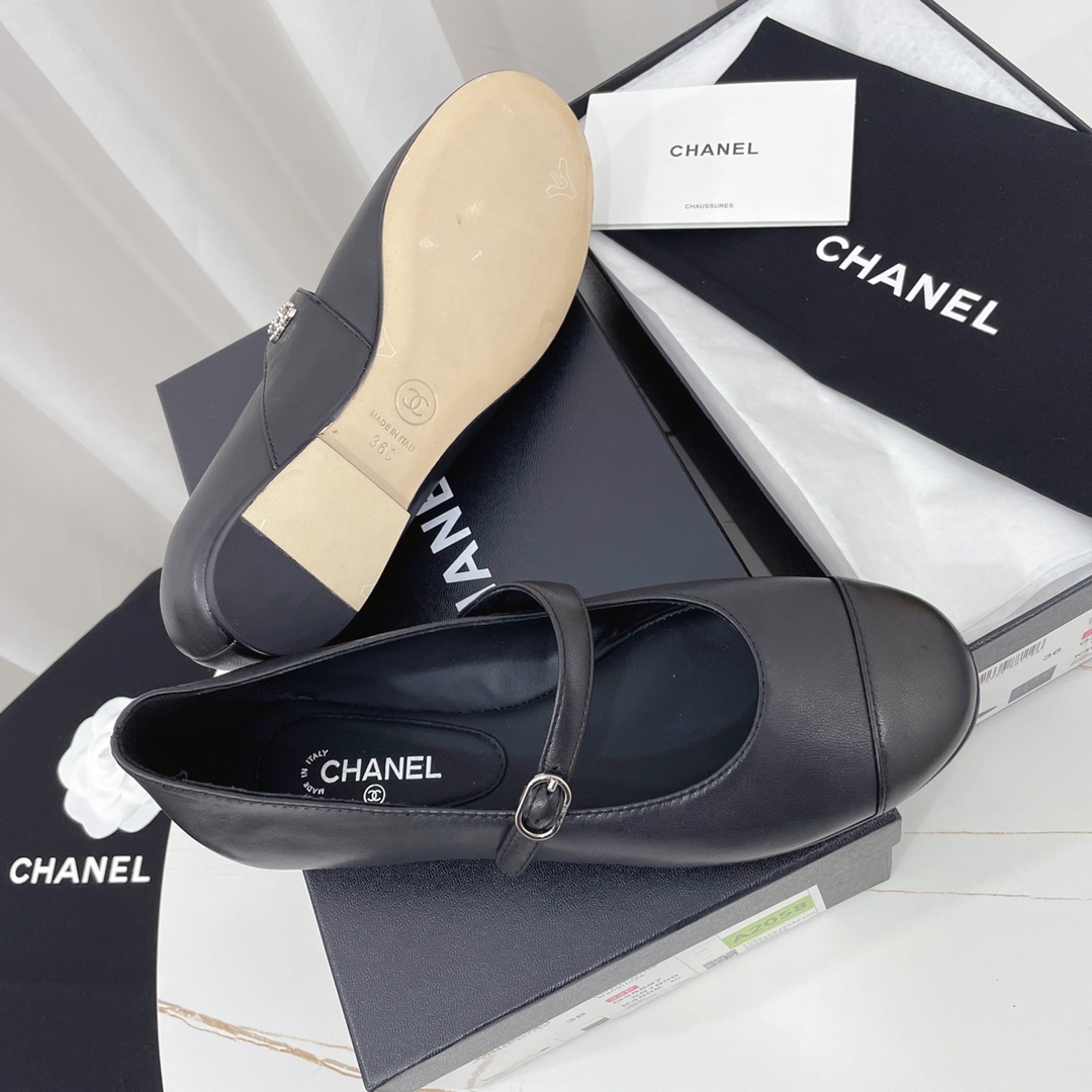 C Style buckle strap shallow flat shoes