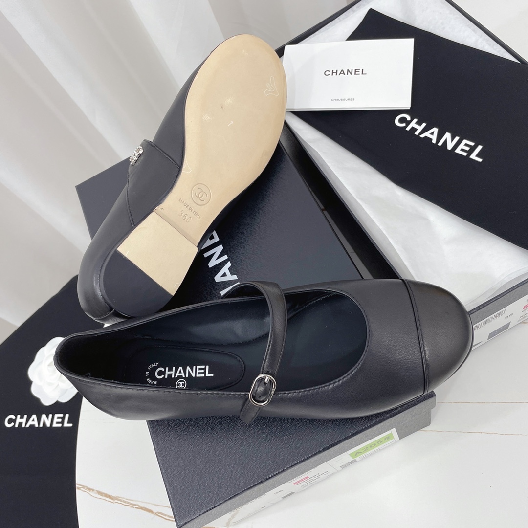 C Style buckle strap shallow flat shoes