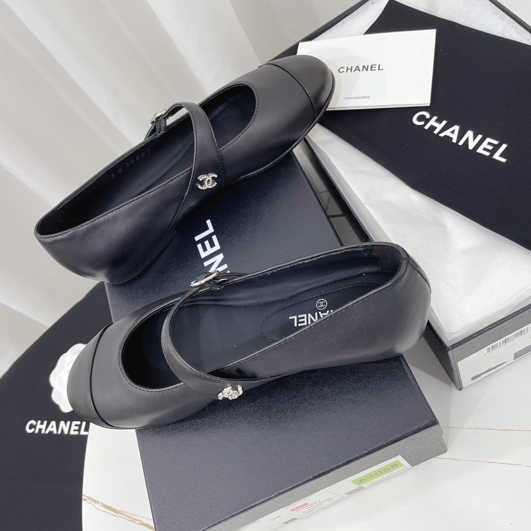 C Style buckle strap shallow flat shoes