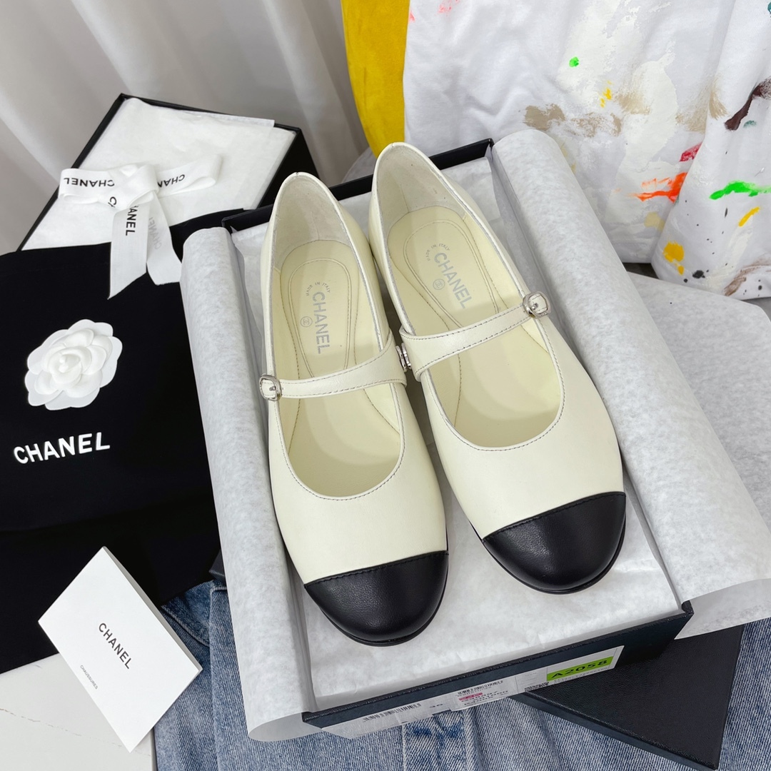 C Style buckle strap shallow flat shoes