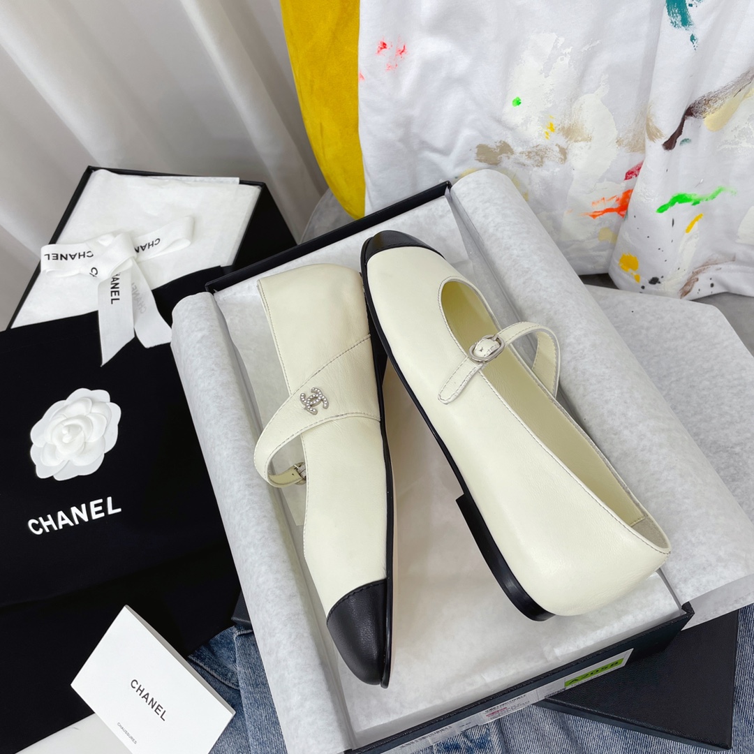 C Style buckle strap shallow flat shoes