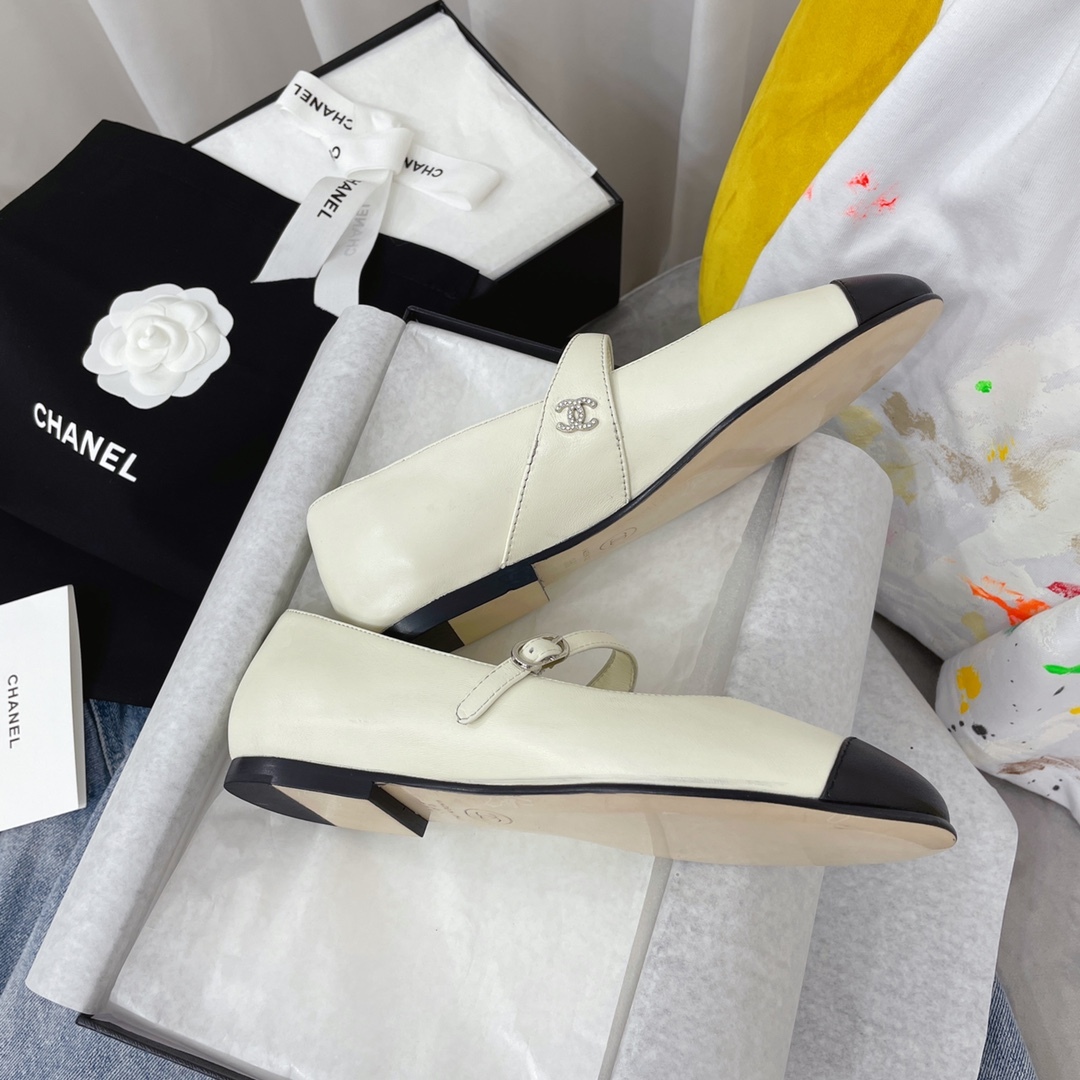 C Style buckle strap shallow flat shoes