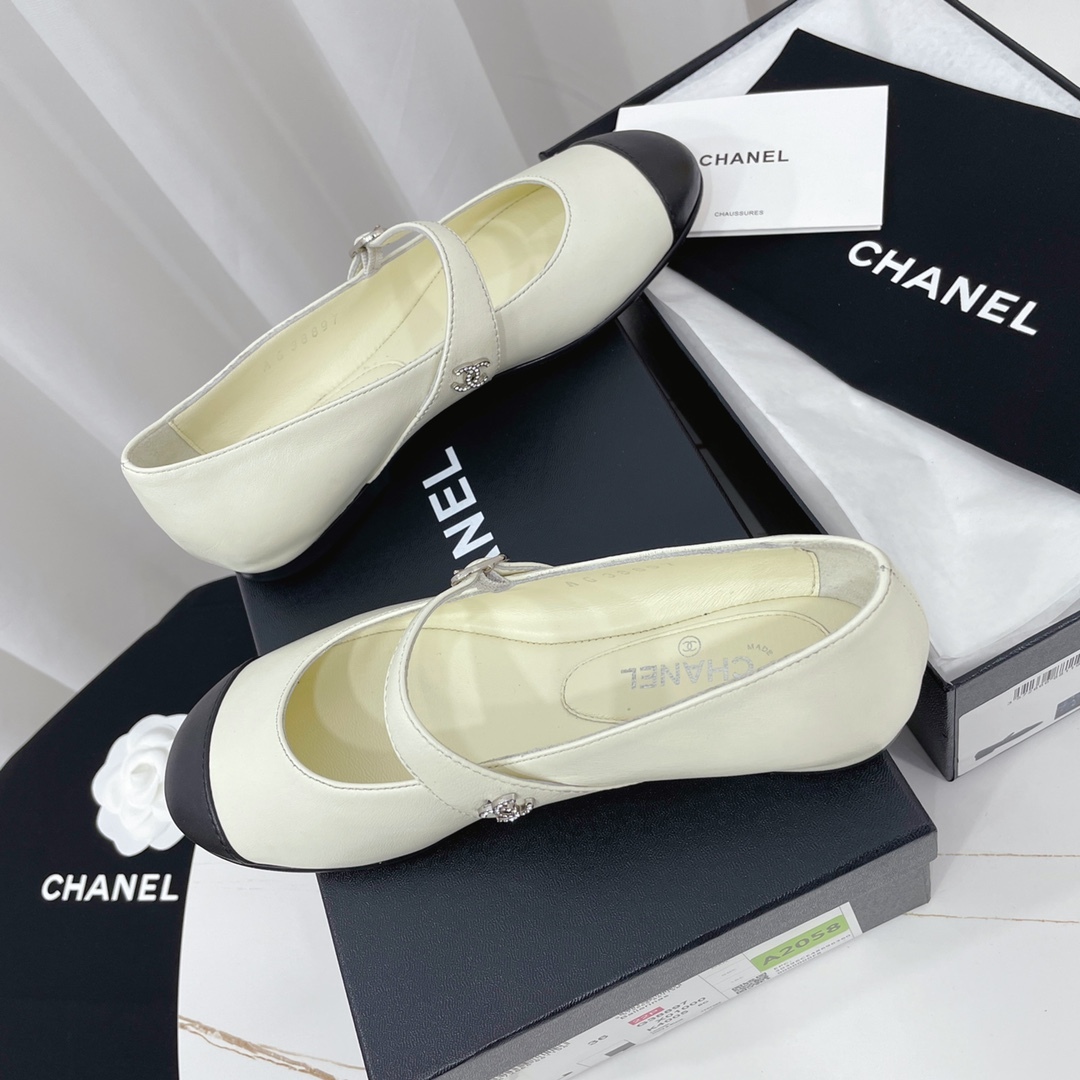 C Style buckle strap shallow flat shoes