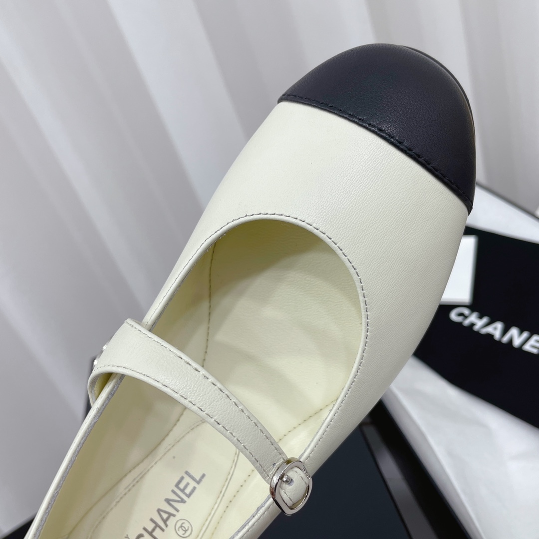 C Style buckle strap shallow flat shoes