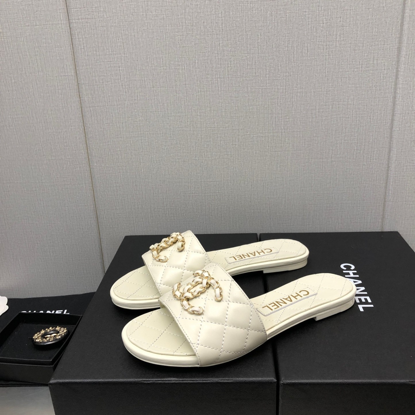 C Style double C buckle diamond flat slippers