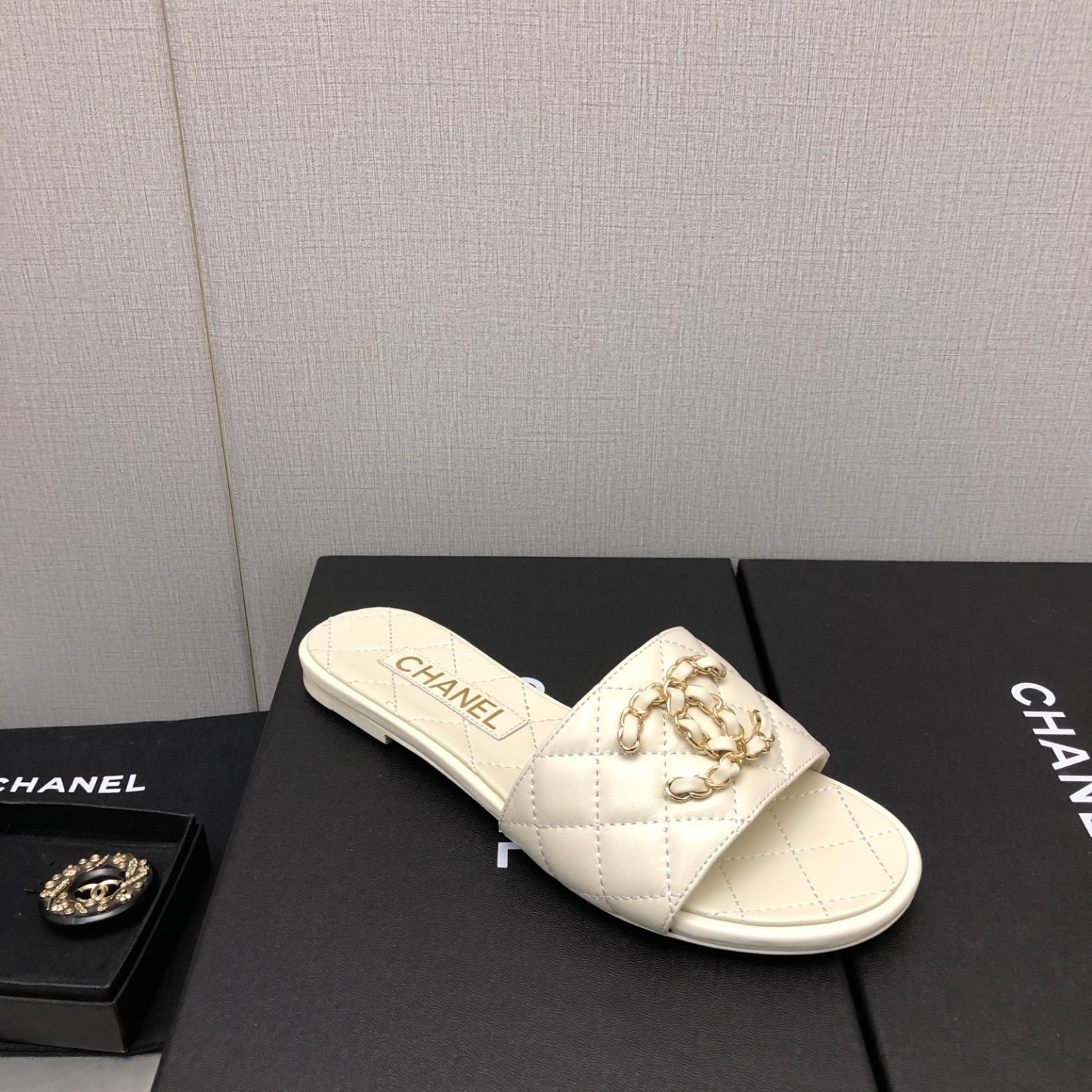 C Style double C buckle diamond flat slippers