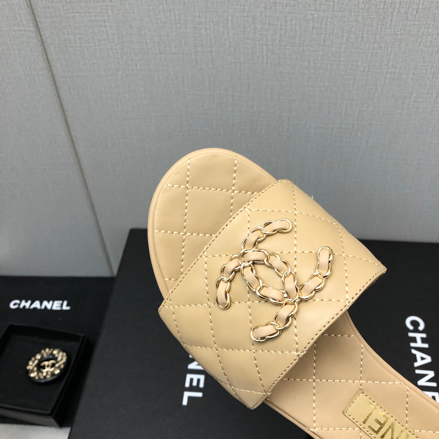 C Style double C buckle diamond flat slippers
