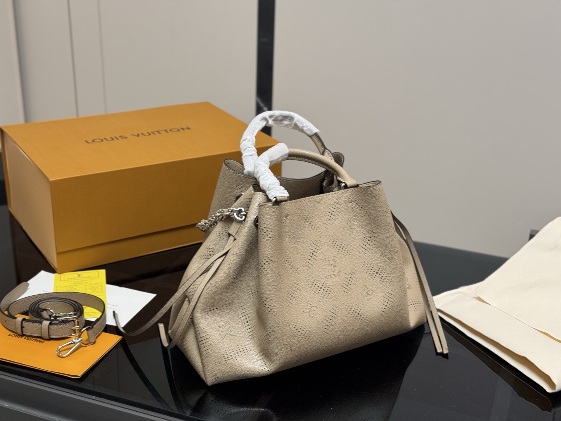 L Style Moonlight Goddess Bucket Bag size:33*23cm 