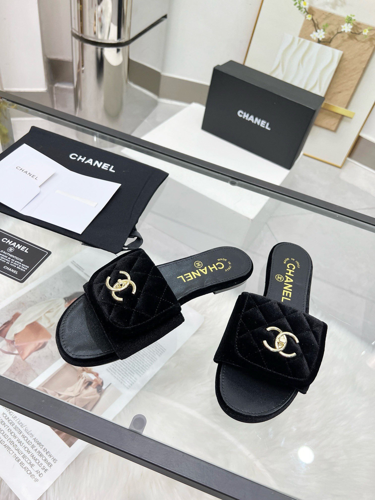 C Style Metal buckle diamond flat sandals