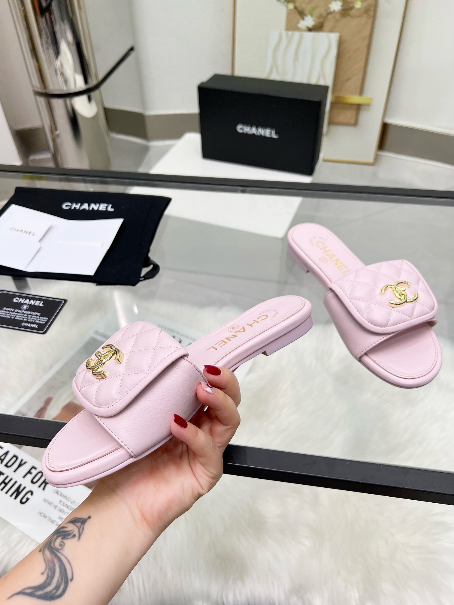 C Style Metal buckle diamond flat sandals