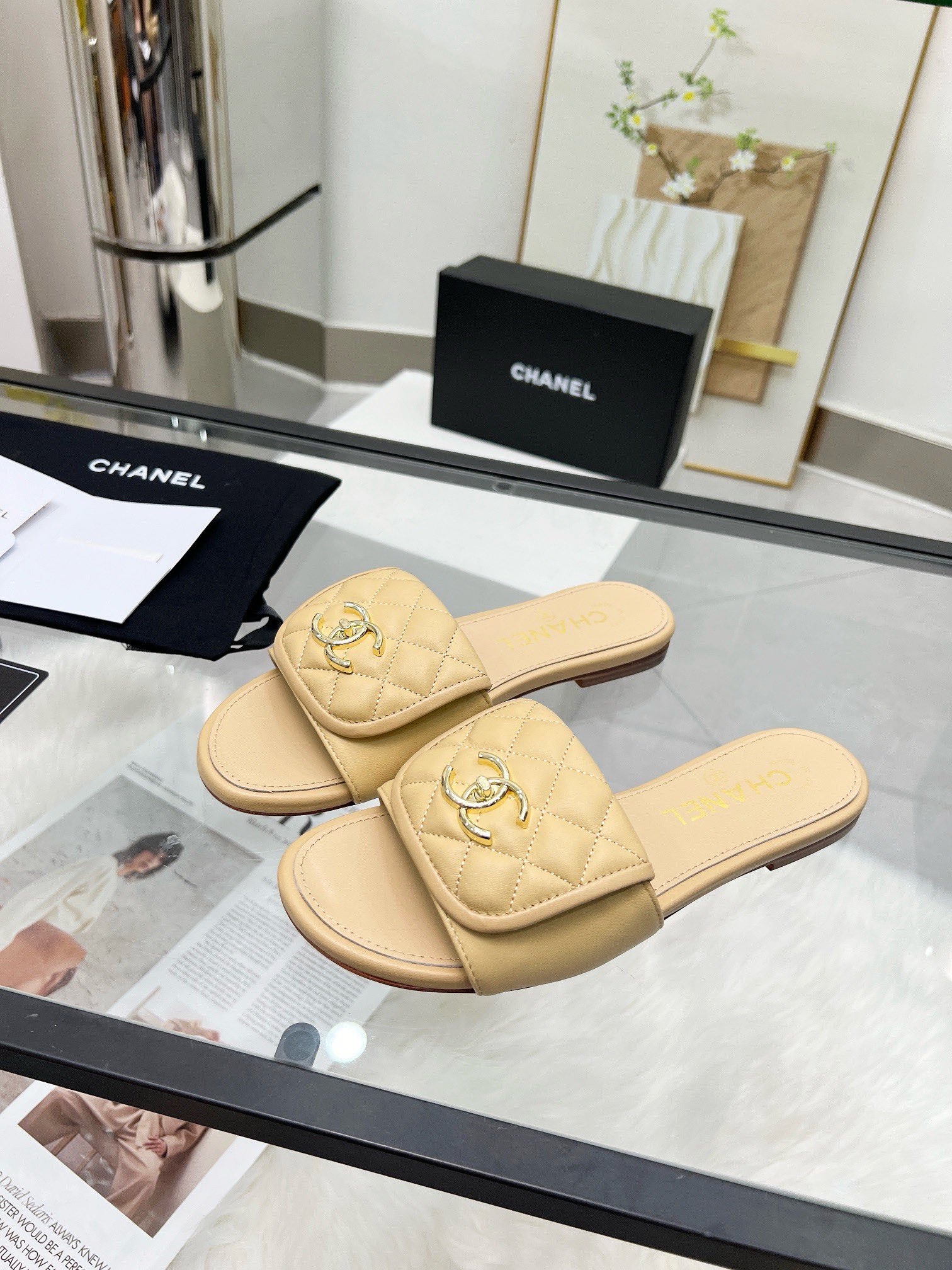 C Style Metal buckle diamond flat sandals