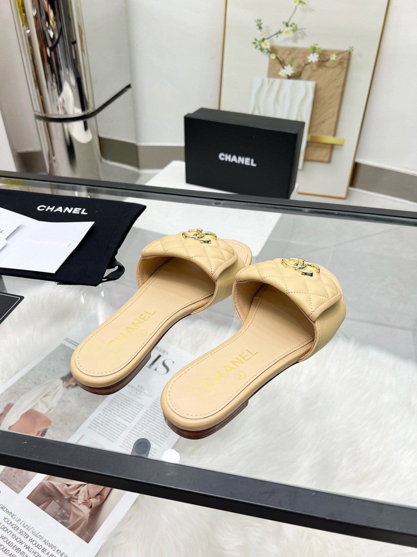 C Style Metal buckle diamond flat sandals