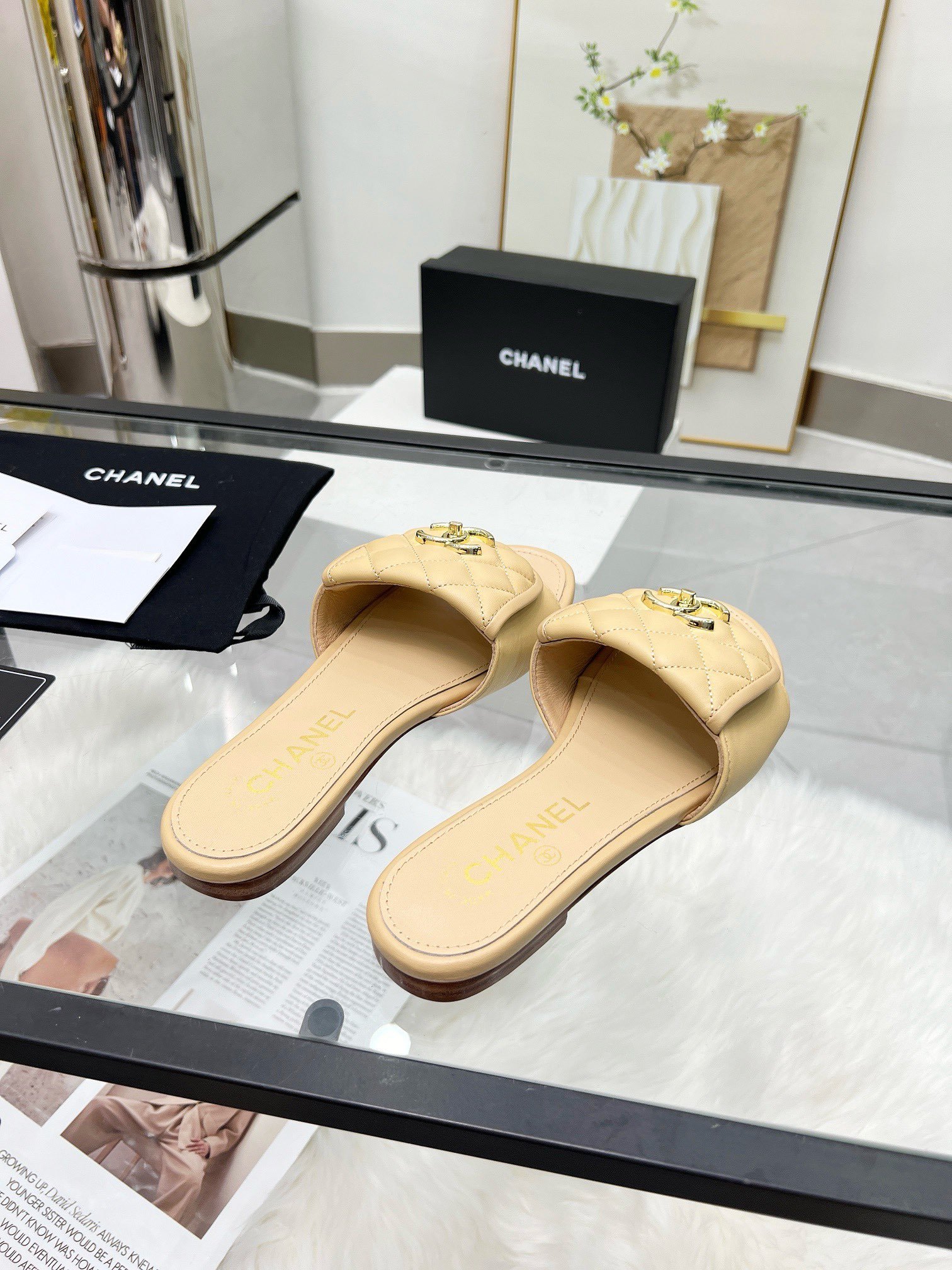 C Style Metal buckle diamond flat sandals