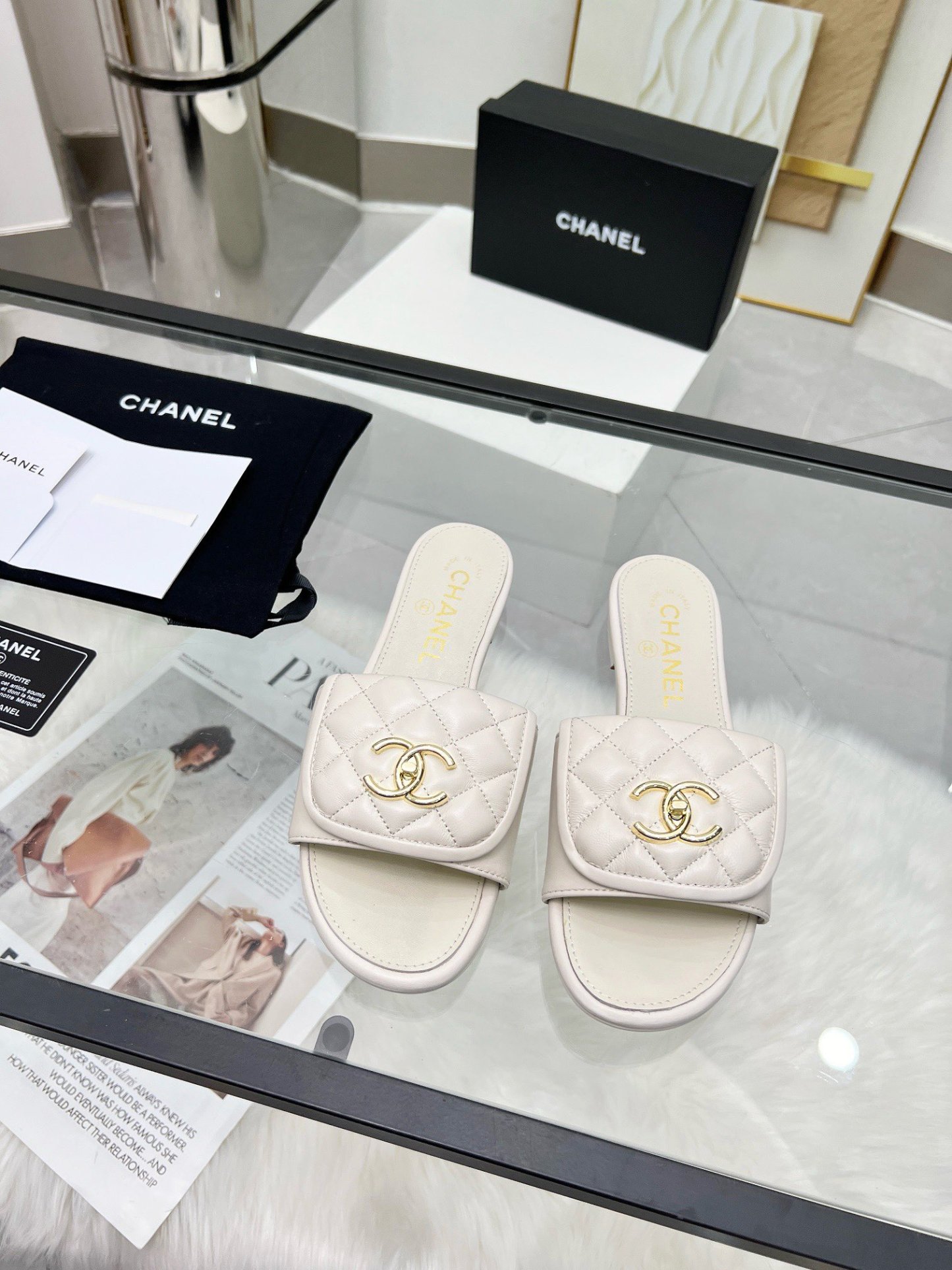 C Style Metal buckle diamond flat sandals