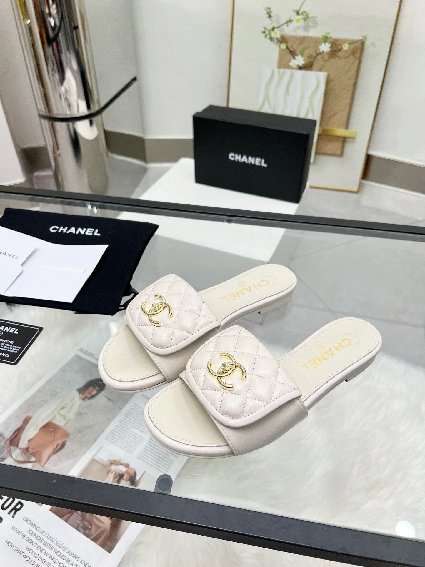 C Style Metal buckle diamond flat sandals