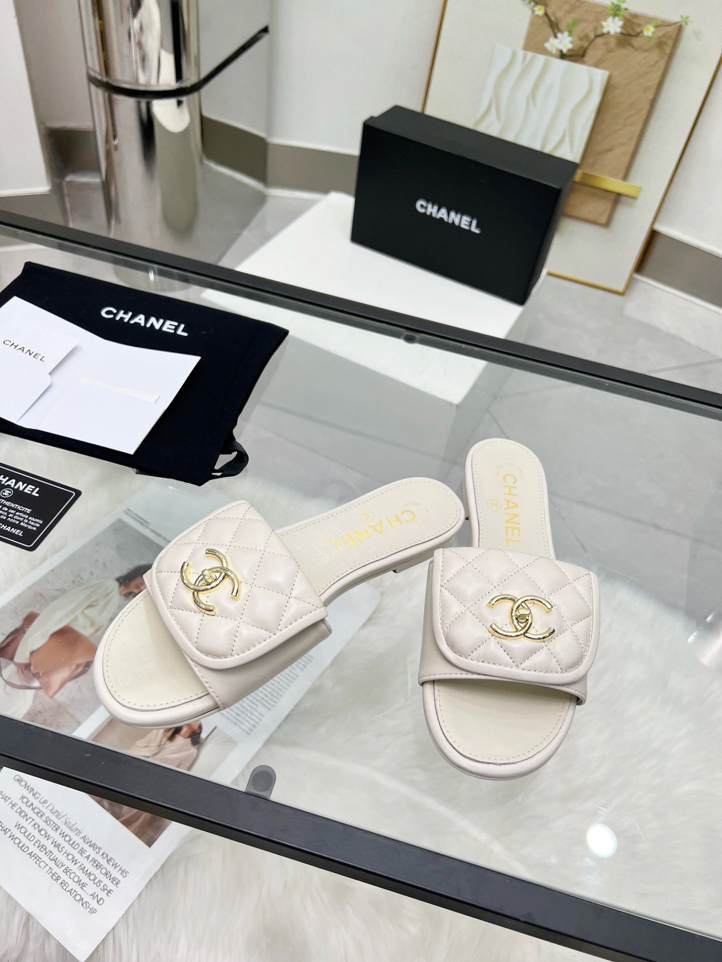 C Style Metal buckle diamond flat sandals