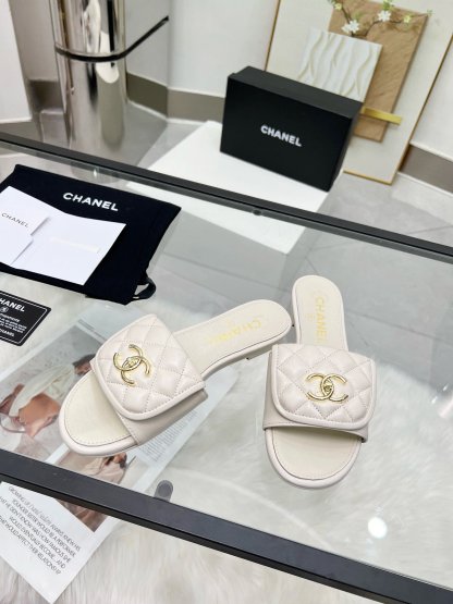 C Style Metal buckle diamond flat sandals