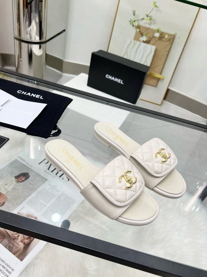 C Style Metal buckle diamond flat sandals