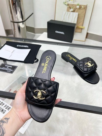 C Style Metal buckle diamond flat sandals