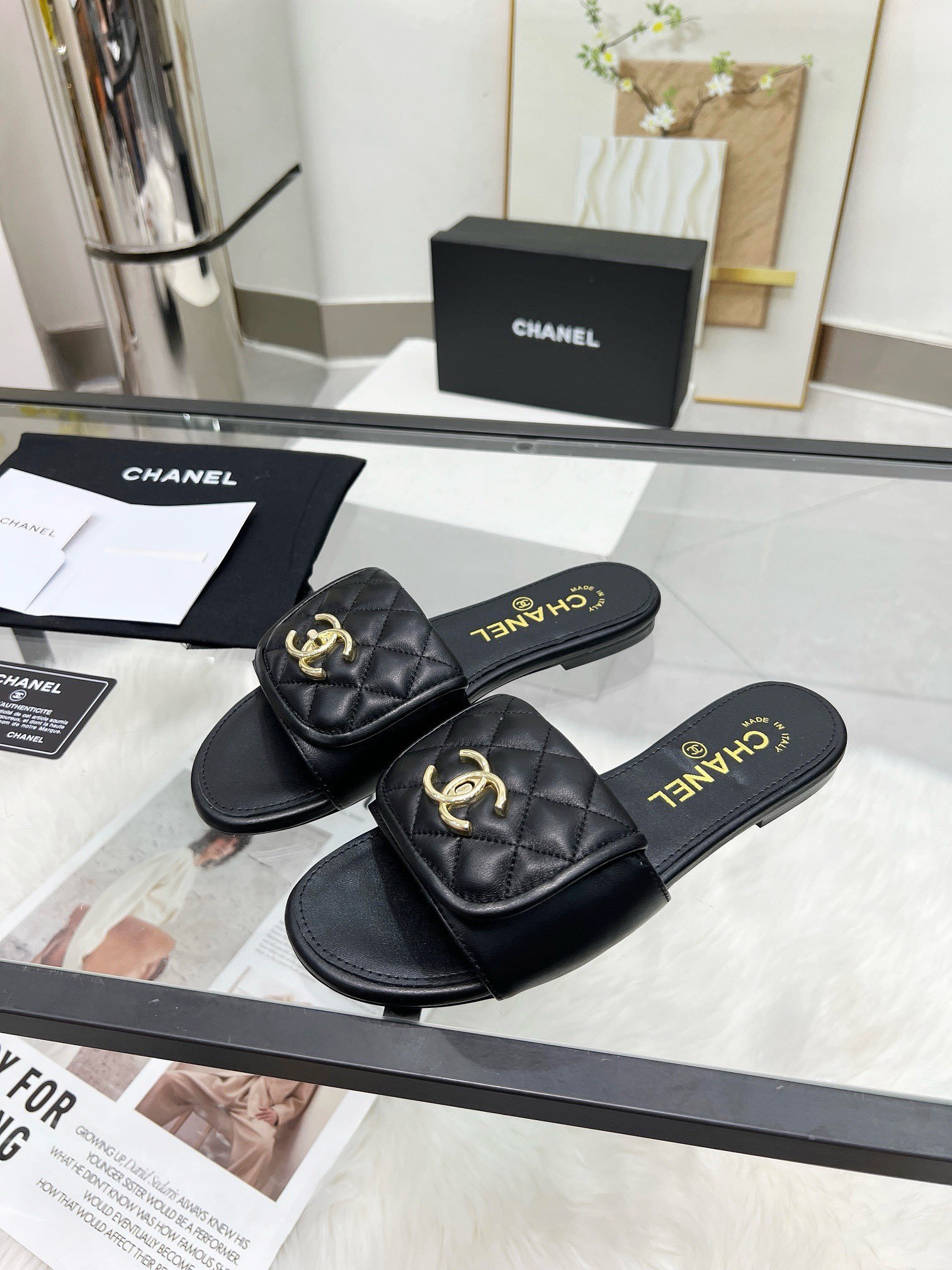 C Style Metal buckle diamond flat sandals