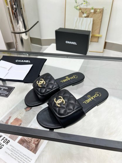 C Style Metal buckle diamond flat sandals