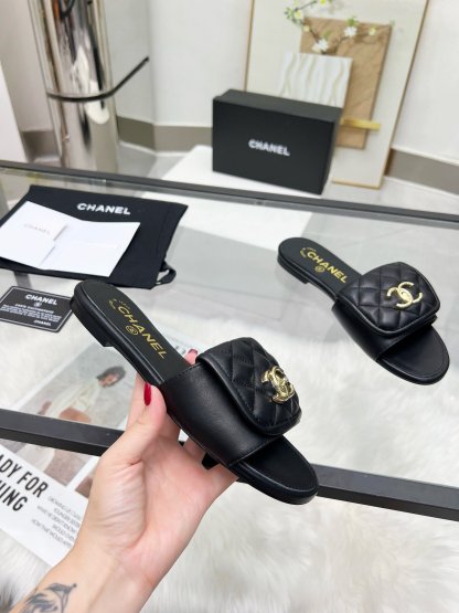 C Style Metal buckle diamond flat sandals