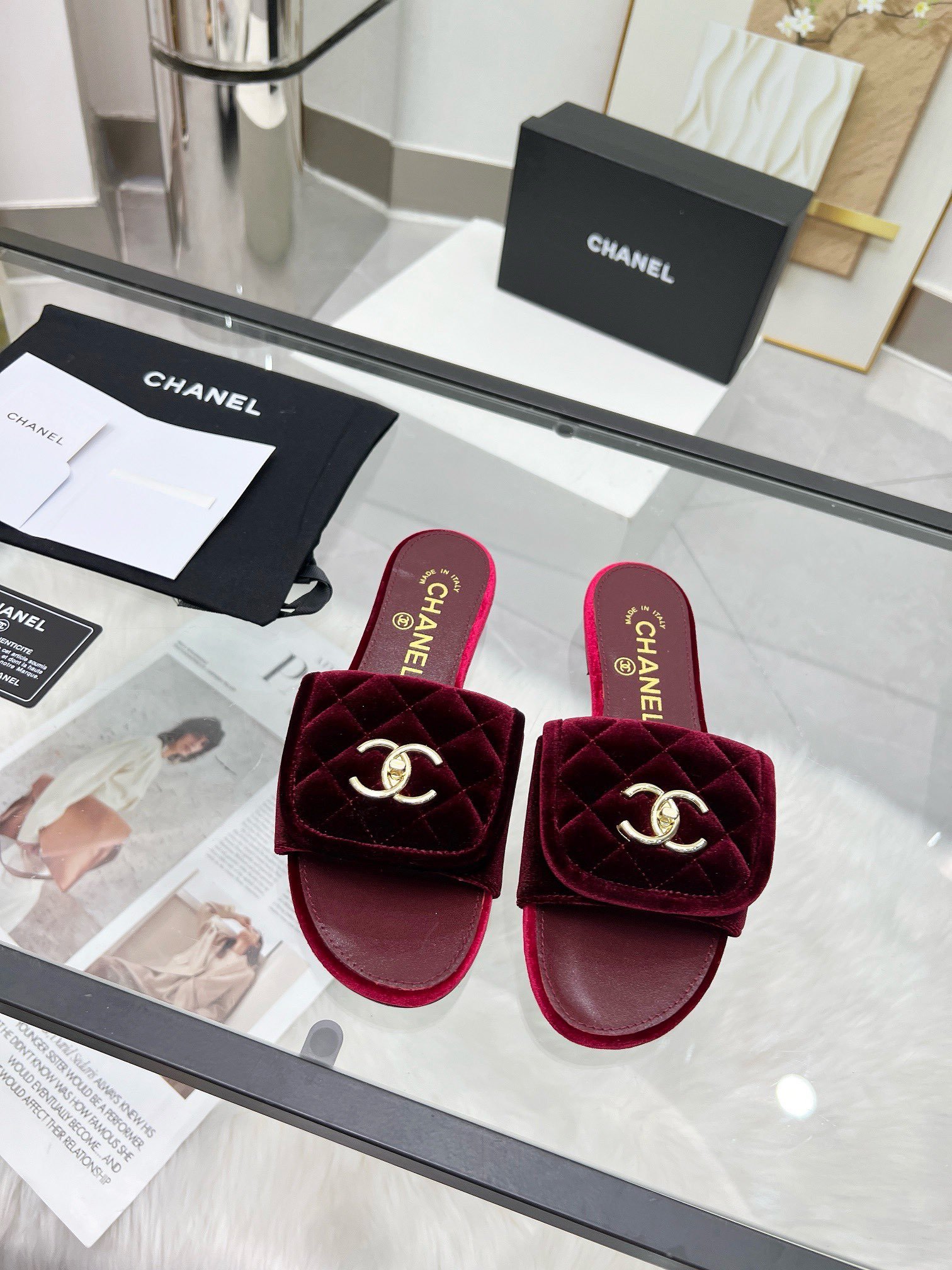 C Style Metal buckle diamond flat sandals