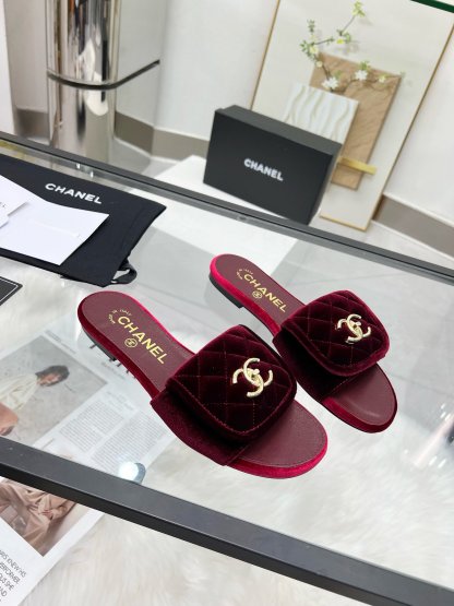 C Style Metal buckle diamond flat sandals