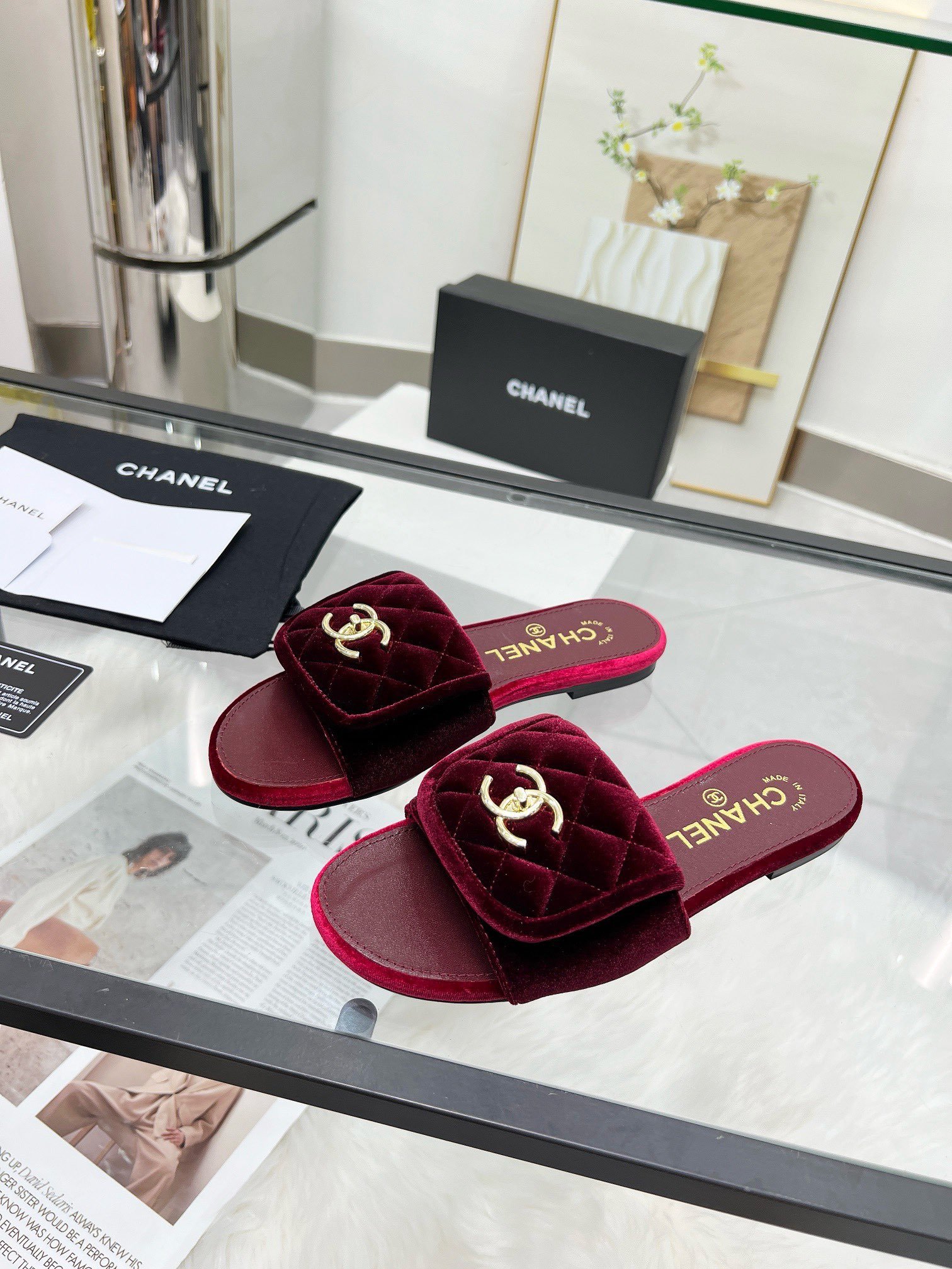 C Style Metal buckle diamond flat sandals