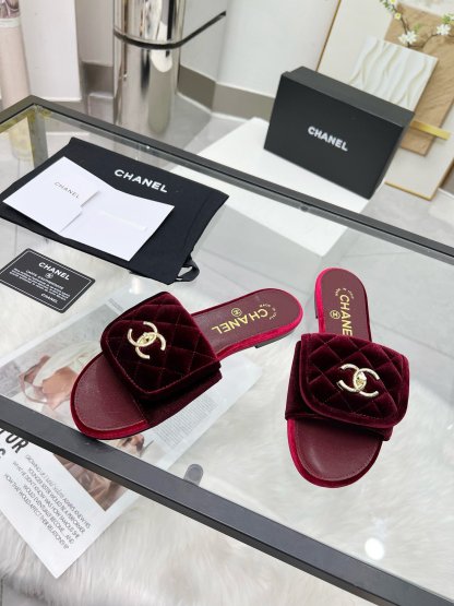 C Style Metal buckle diamond flat sandals