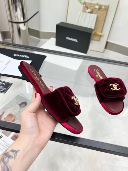 C Style Metal buckle diamond flat sandals