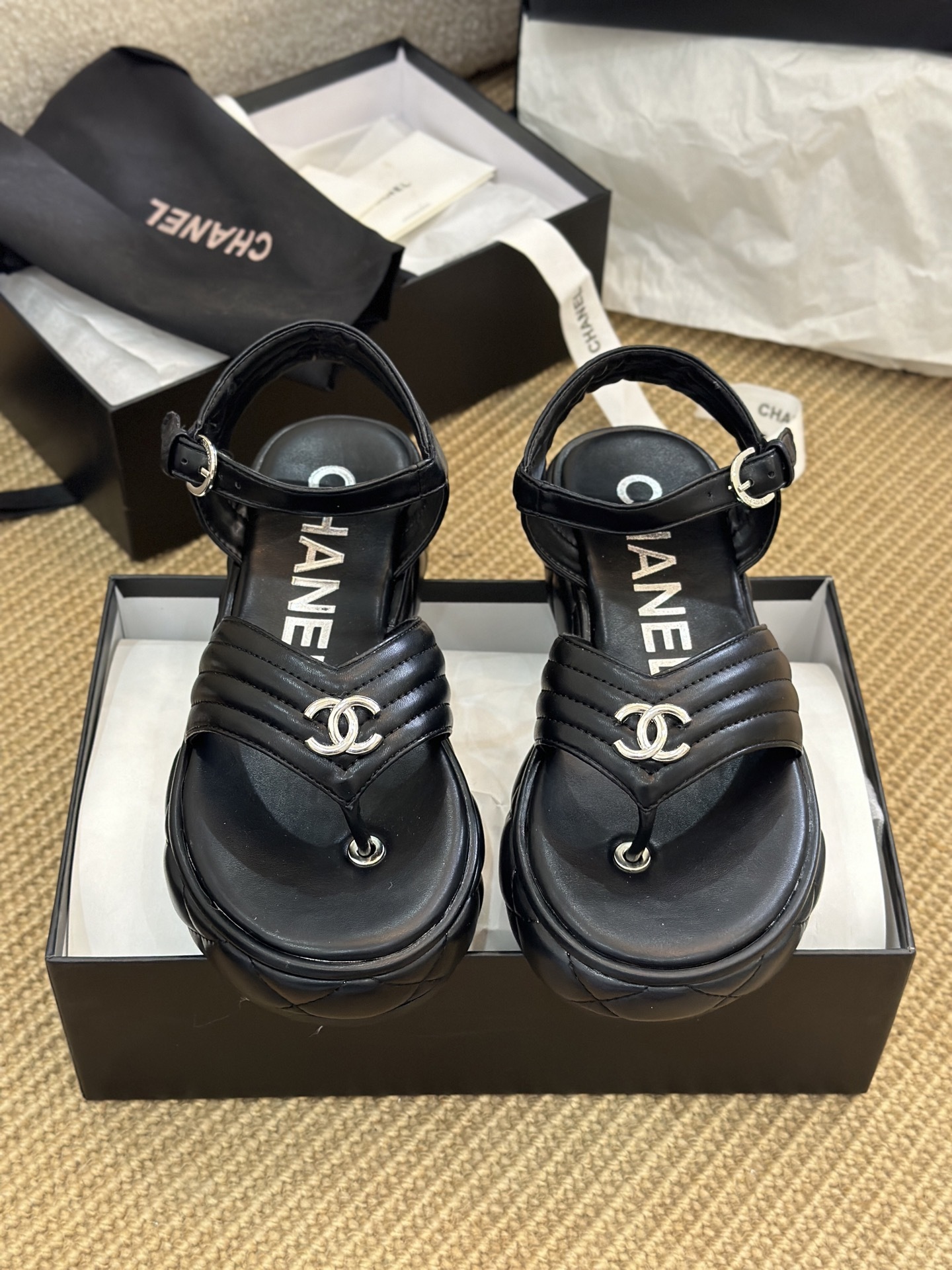 C Style Diamond-Shaped Platform Flip Flops