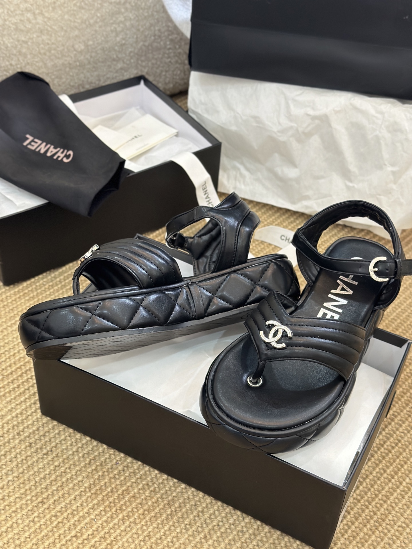 C Style Diamond-Shaped Platform Flip Flops