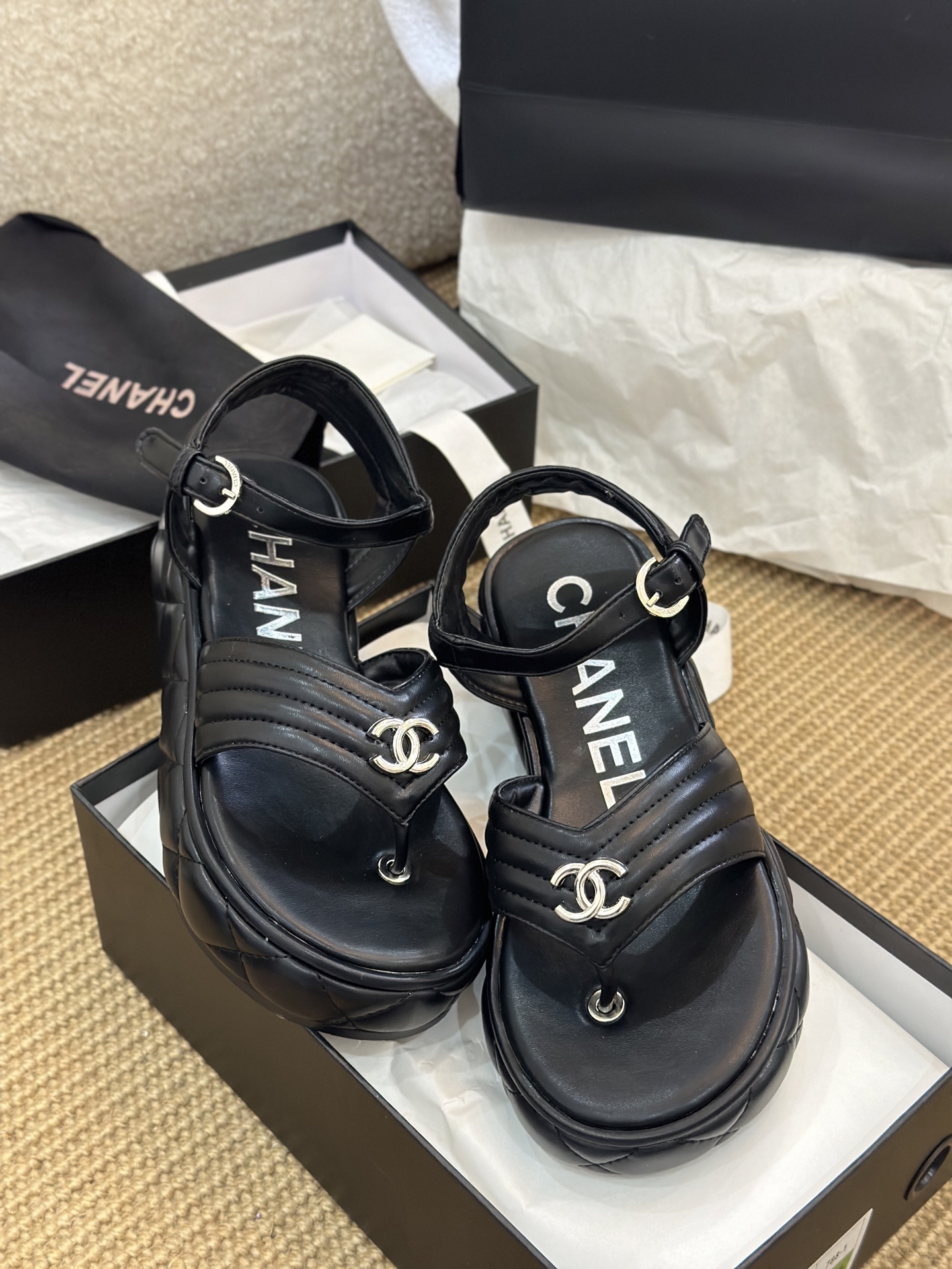 C Style Diamond-Shaped Platform Flip Flops