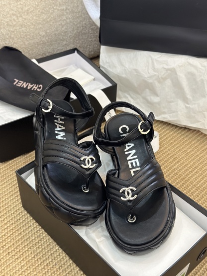 C Style Diamond-Shaped Platform Flip Flops