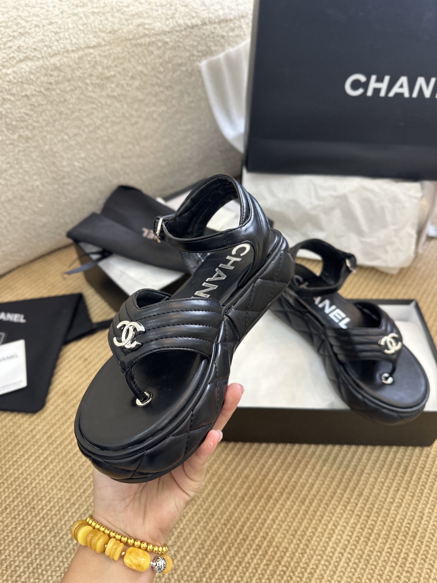 C Style Diamond-Shaped Platform Flip Flops