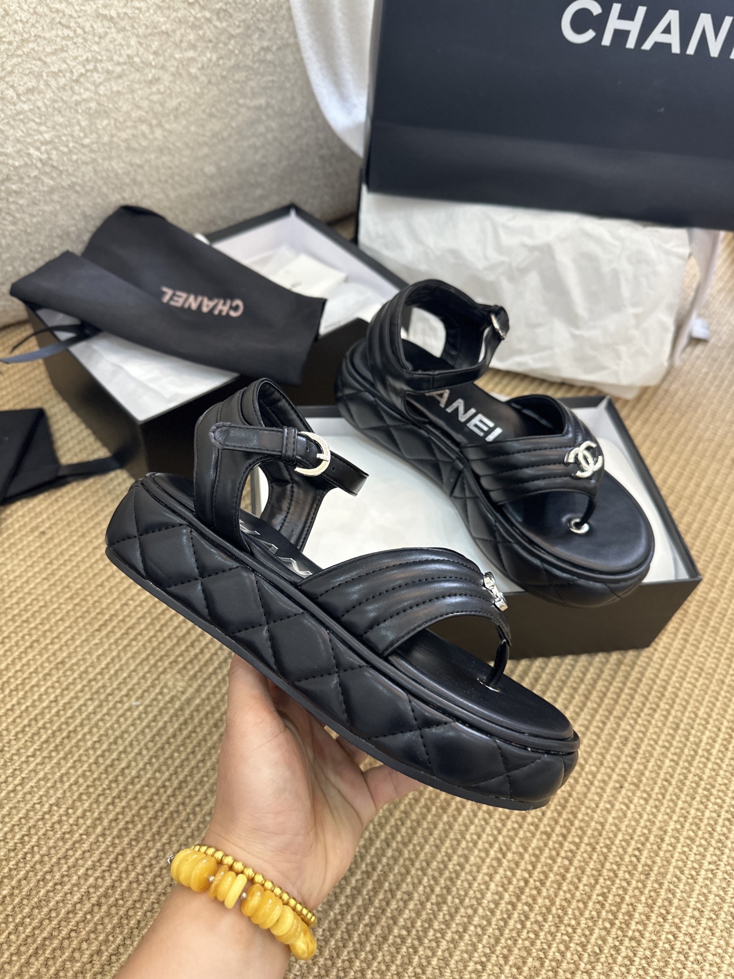 C Style Diamond-Shaped Platform Flip Flops