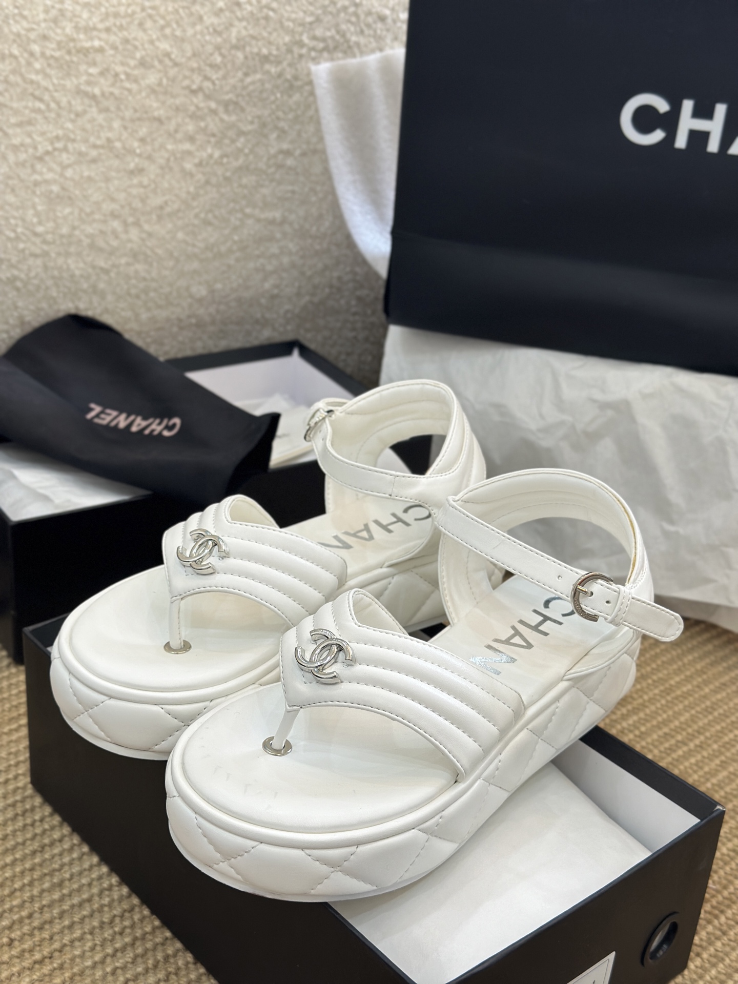 C Style Diamond-Shaped Platform Flip Flops