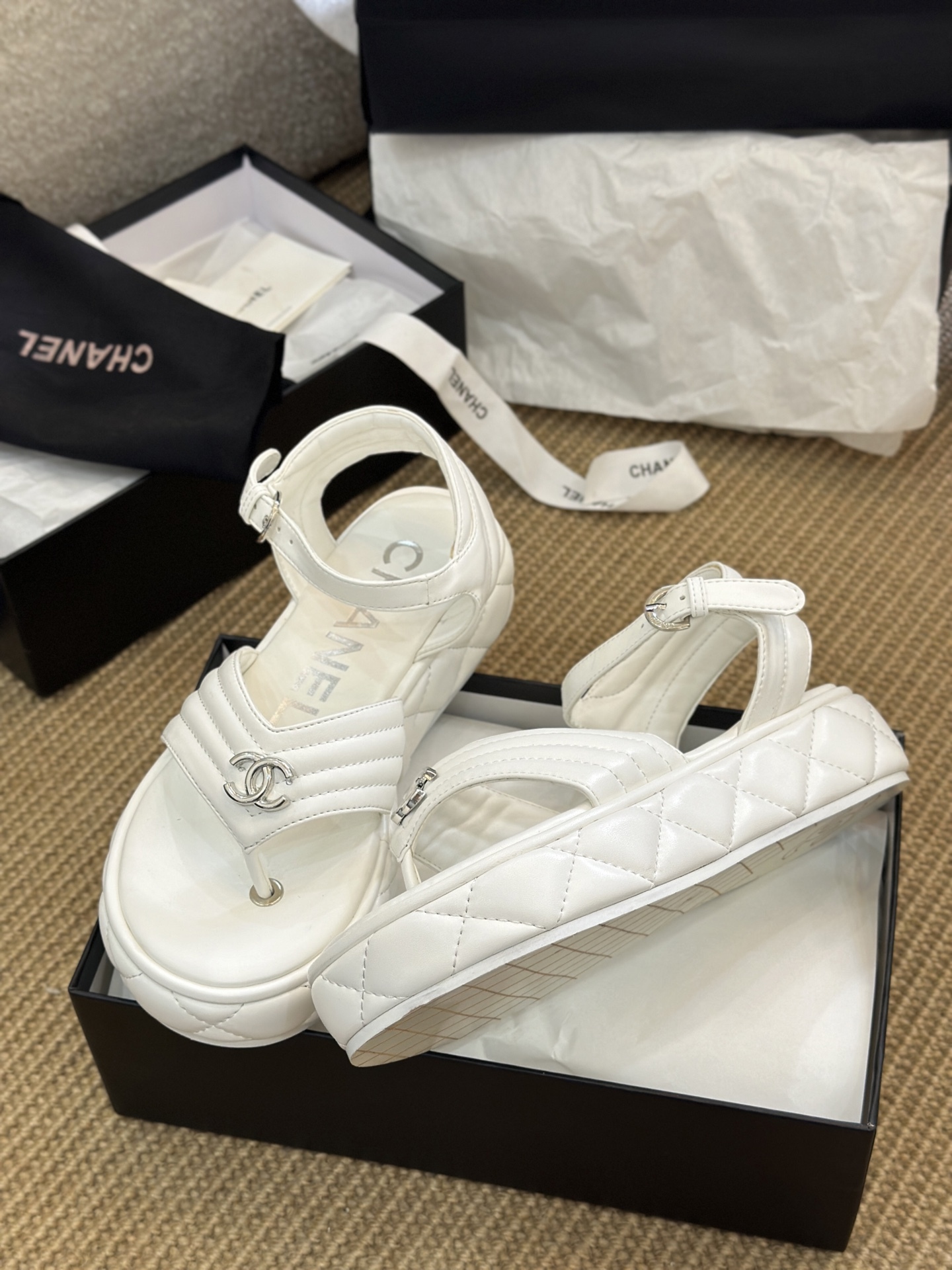 C Style Diamond-Shaped Platform Flip Flops