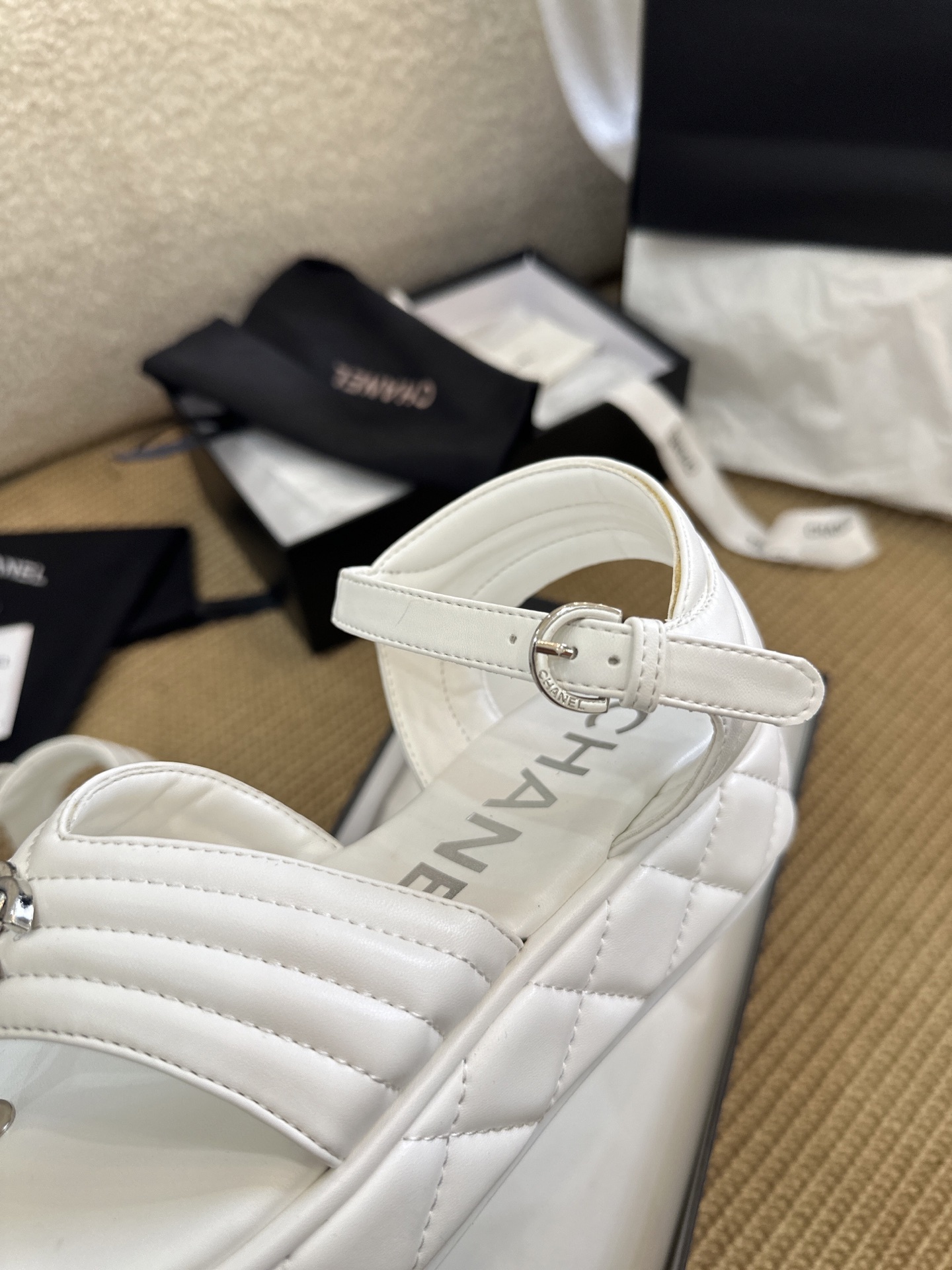 C Style Diamond-Shaped Platform Flip Flops