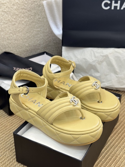 C Style Diamond-Shaped Platform Flip Flops