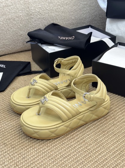 C Style Diamond-Shaped Platform Flip Flops