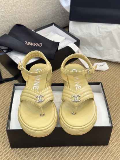 C Style Diamond-Shaped Platform Flip Flops