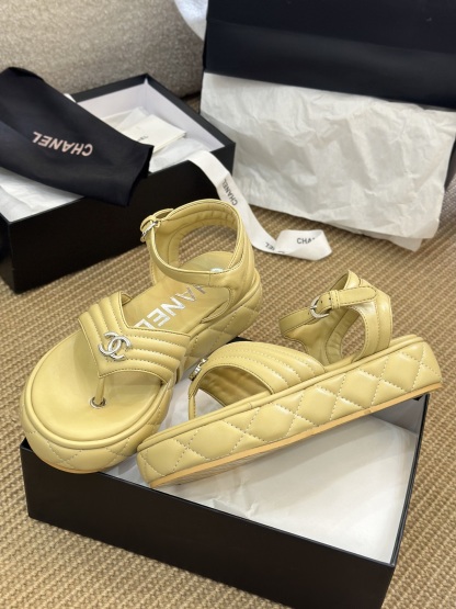 C Style Diamond-Shaped Platform Flip Flops