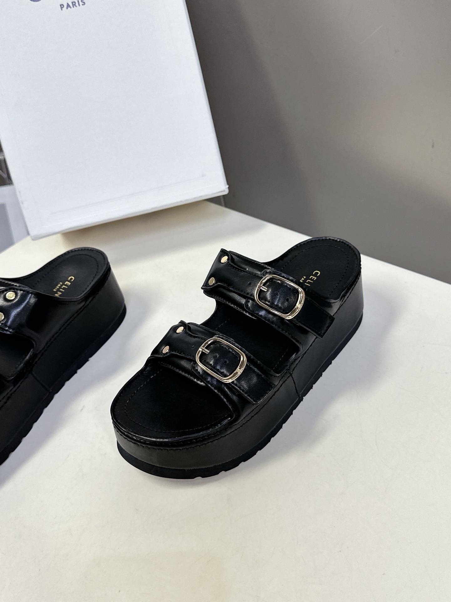 C Style Casual holiday sandals