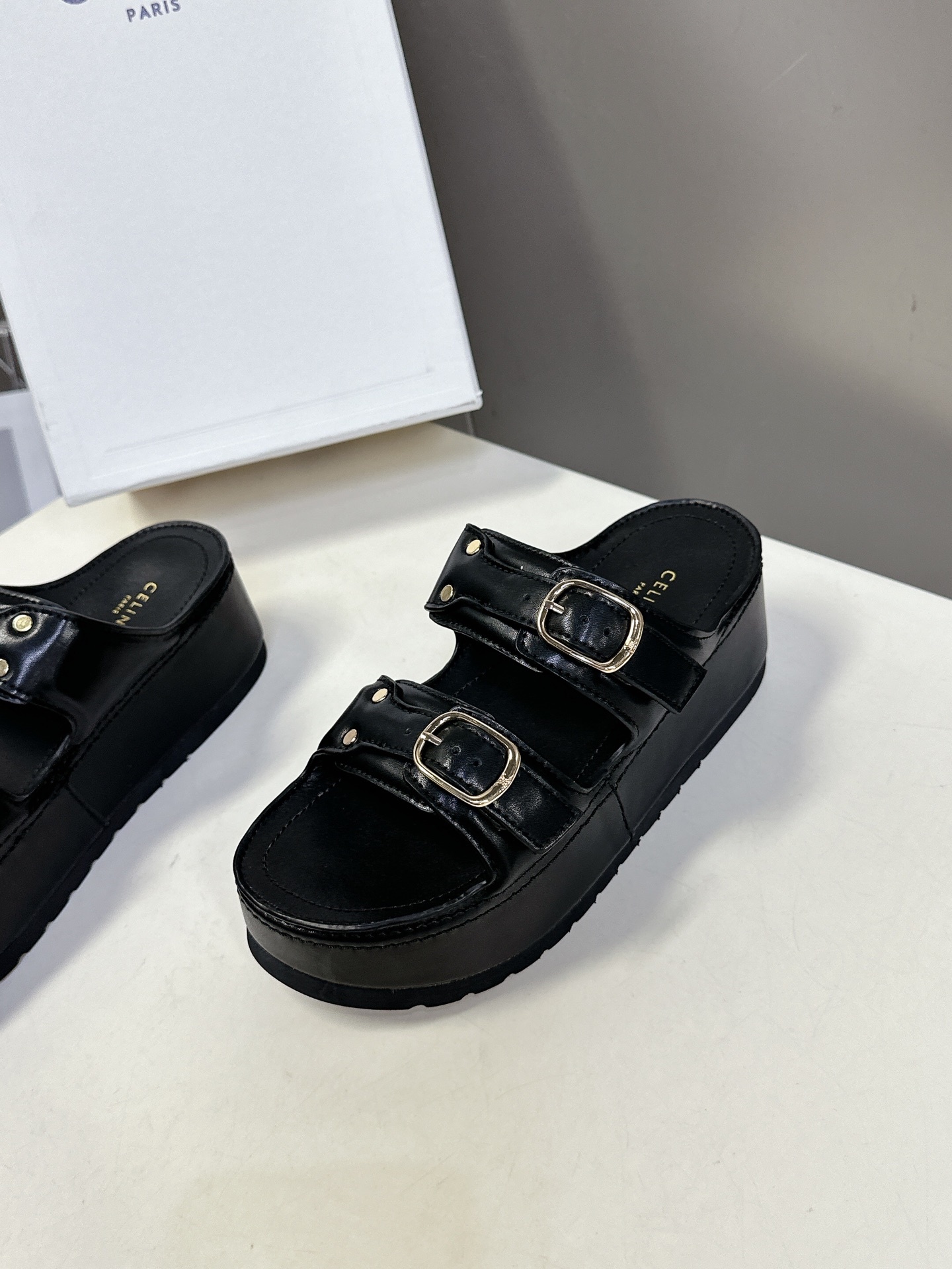 C Style Casual holiday sandals